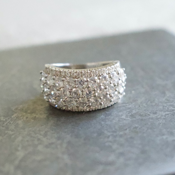 Cubic Zirconia and Sterling Silver Ring - Picture 2 of 6